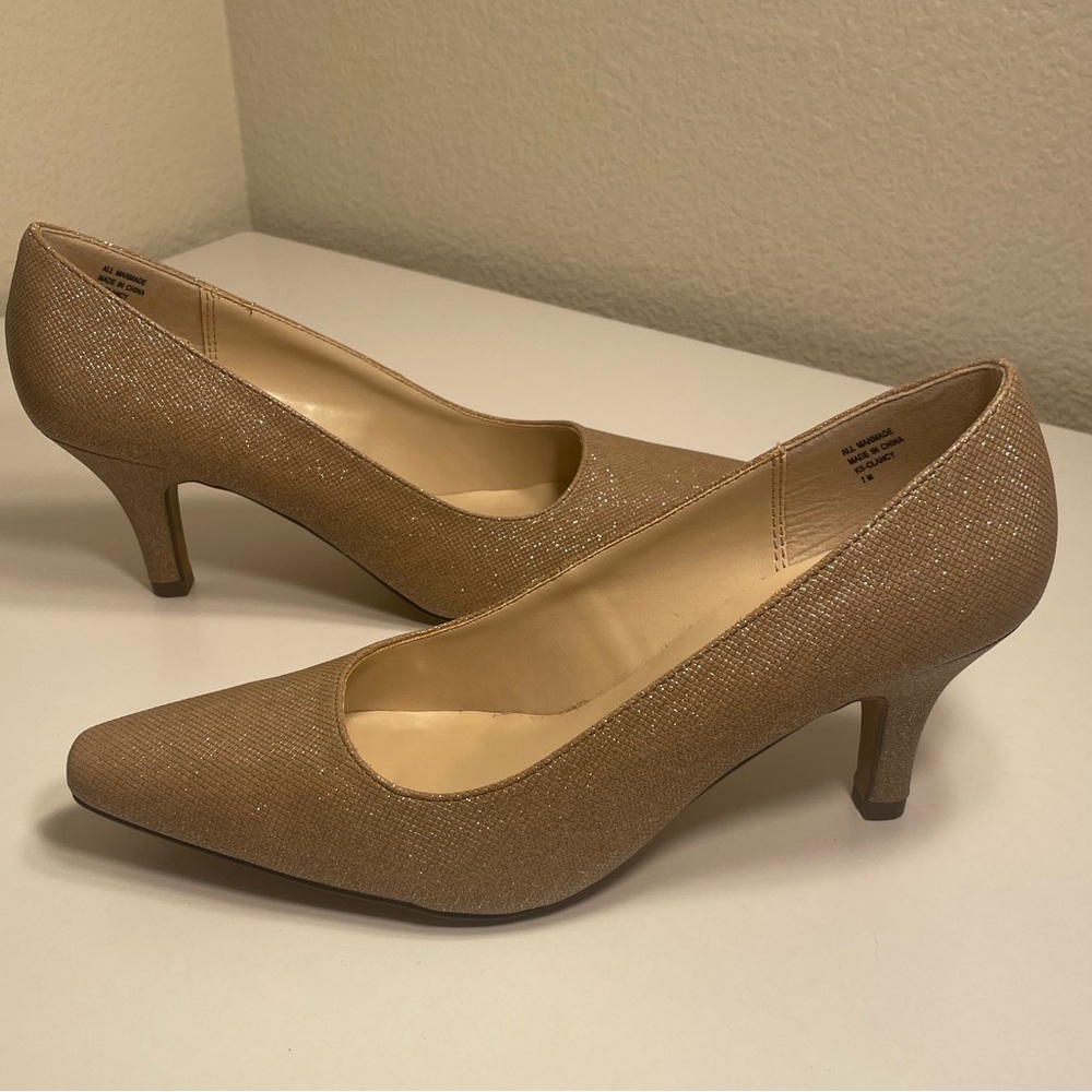 KAREN SCOTT GOLD GLITTER HEELS, WOMEN’S, SIZE 7M, NEW IN BOX. - Picture 7 of 9